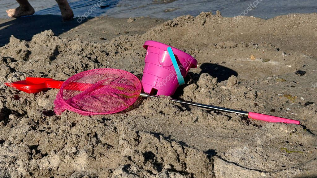 Familie mit Kindern beim gemeinsamen Angeln auf einem Boot bei Hurghada